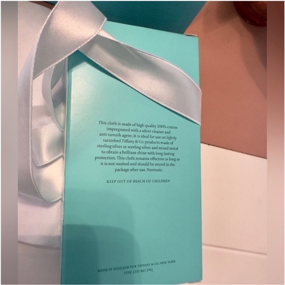 Out of production @Tiffany & Co. Polishing Cloth - Picture 3 of 4